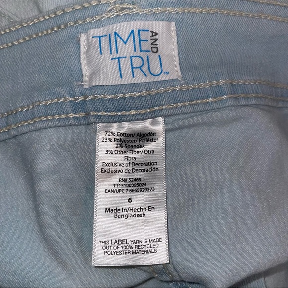 Time & Tru Utility Jean Shorts - Picture 4 of 5